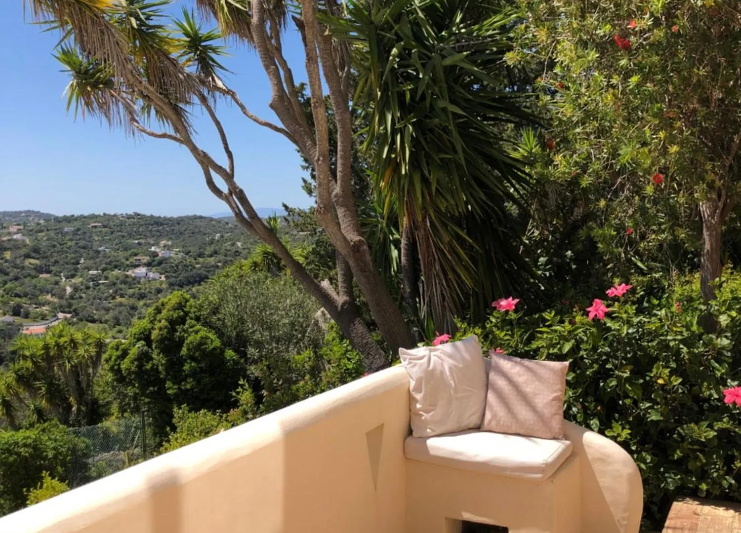 Felicidade Loulé Bed & Breakfast